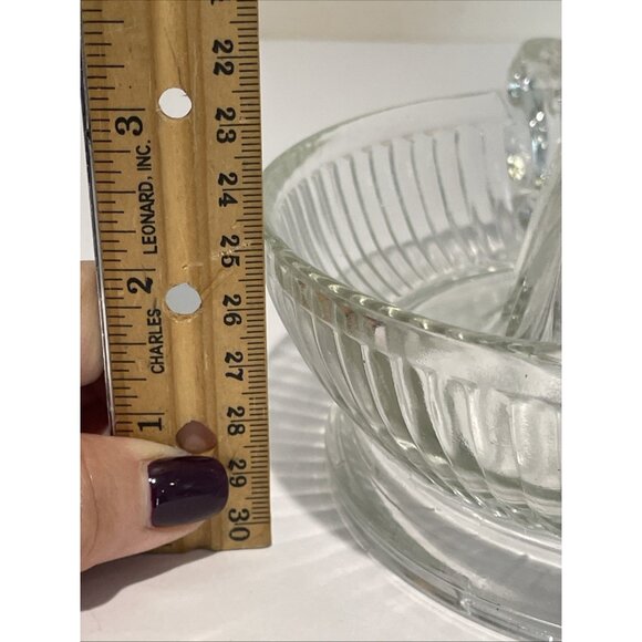 Vintage 1930’s Anchor Hocking Reamer Citrus Juicer with Ribbed Handle and Spout - Picture 11 of 12
